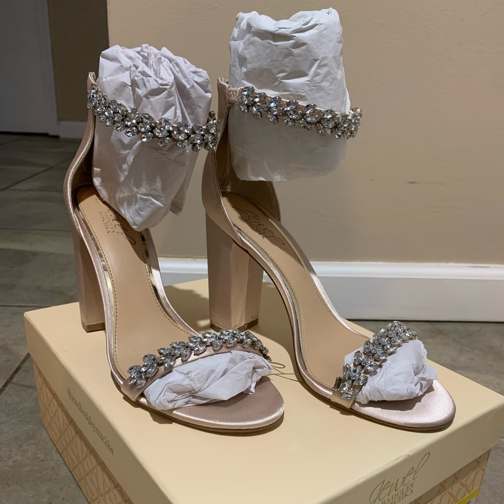 Jewel by Badgley Mischka “Mayra” style women’s heel